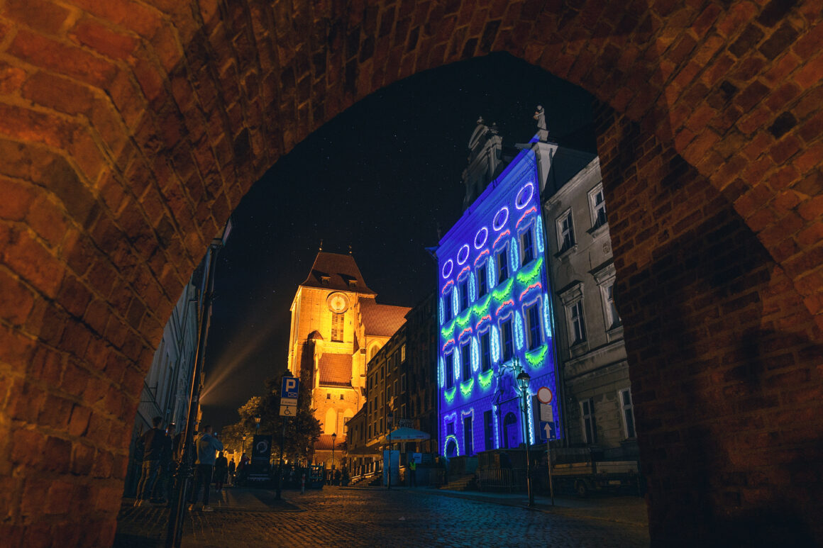 mapping na Pałacu Dąbskich | 6. Bella Skyway Festival