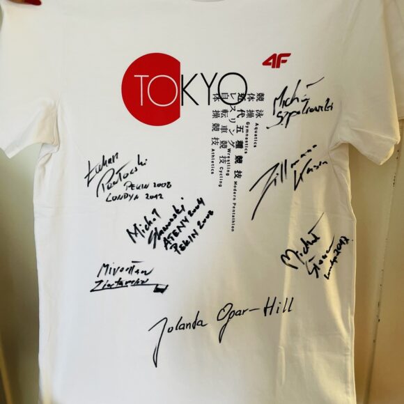 koszulka 4F z TOKYO 2020 z podpisami olimpijczyków