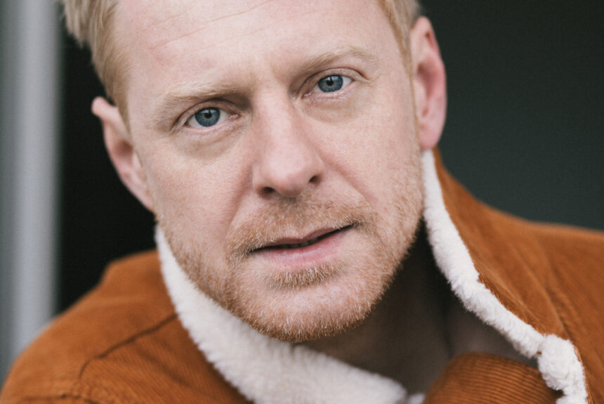 Na zdjęciu znajduje się Cezary Łukasz