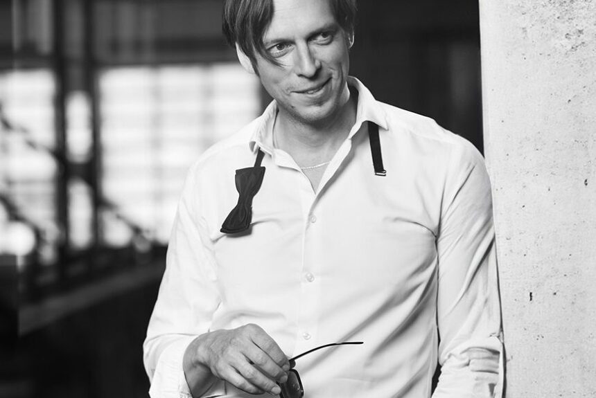 Na zdjęciu znajduje się Ksawery Szlenkier