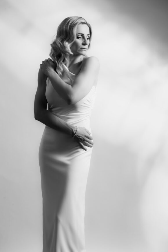 Zdjęcie przedstawiające Annę Srokę-Hryń.